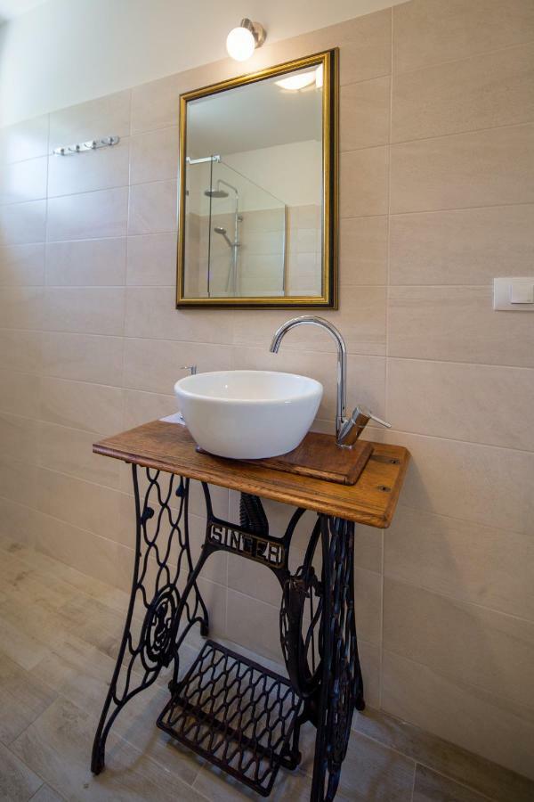 House Jozefina With Pool Apartment Rovinj Ngoại thất bức ảnh